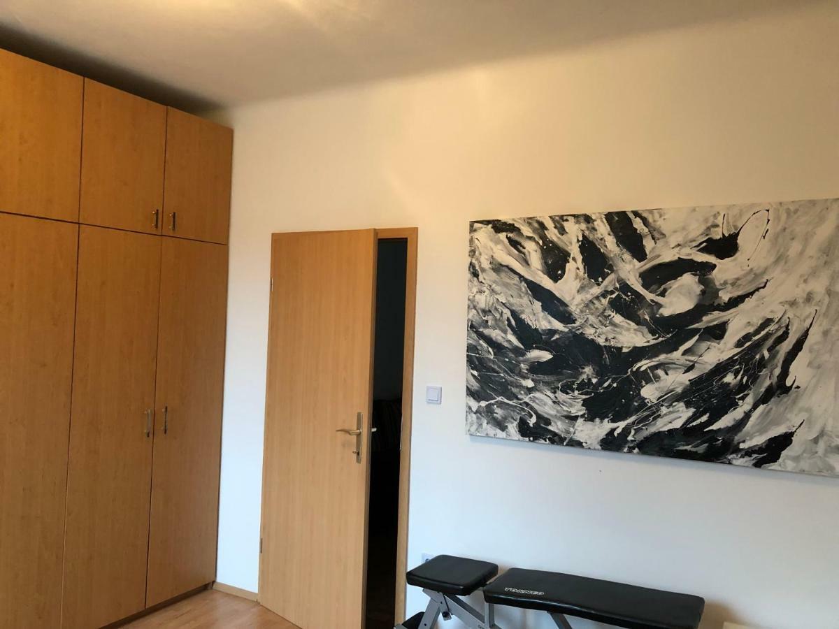 Apartment Fair / Free Parking *